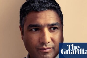 “I won’t go snowboarding!” Nick Muhammad hosts Olivier Awards ceremony on its 50th anniversary | Olivier Awards