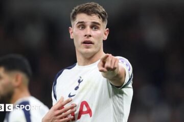 Micky van de Ven: Tottenham defender says ‘biggest nonsense’ to claim players don’t care about club’s struggles
