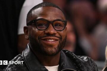 Floyd Mayweather fights kickboxer Mike Zambides before the Manny Pacquiao fight