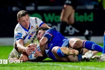 Wakefield beat Leeds and Wigan beat Bradford in the Challenge Cup