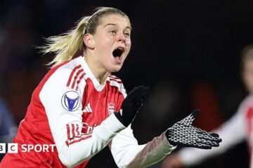 Alessia Russo: What is the best position for an Arsenal striker?