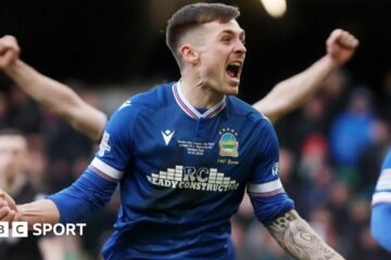 BetMcLean Cup: Linfield beat Glentoran in extra time to win the BetMcLean Cup