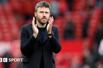 Manchester United: Wayne Rooney calls for Michael Carrick to be appointed permanent manager