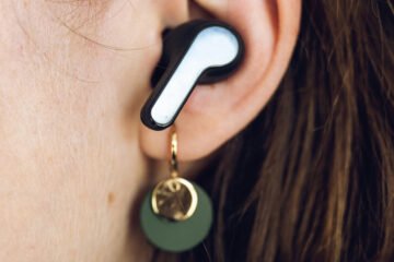 All Analysed Headphones on the Central European Market Found to Contain Hormone-Disrupting Chemicals