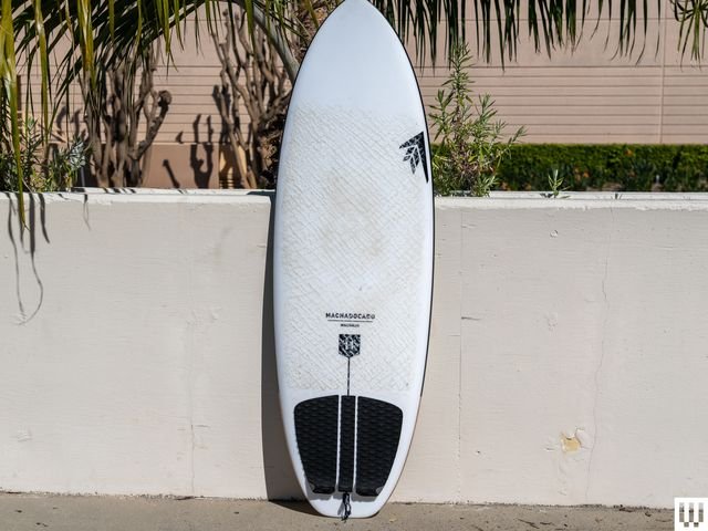 Image may contain: nature, outdoor, sea, sea waves, water, entertainment, sports, surfing and surfboard