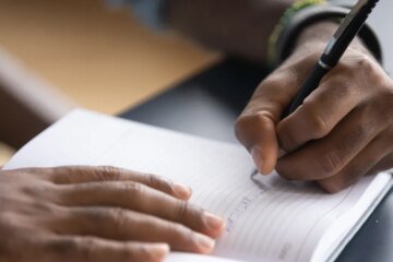 Science says that left-handed people are more competitive