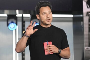 Shopify is poised for AI-driven shopping agents to change everything, exec says