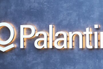 Palantir’s demos show how the military can use AI-powered chatbots to devise war plans