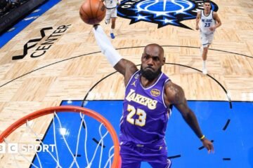 LeBron James sets a record for most appearances in the NBA in a dramatic victory over the Los Angeles Lakers