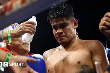 Boxing: Emanuel Navarrete stops Eduardo Nunez to unify the IBF and WBO super featherweight titles