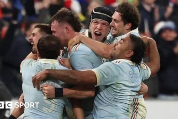 Six Nations Championship: France wins a thrilling last-gasp match to beat England and win the title