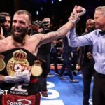 Casassi defeated Dickens to become the WBA super featherweight champion