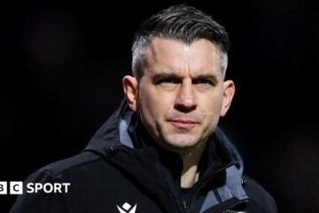 Matt Bloomfield: Oxford United coach praises Amelia Aplin after Blackburn Rovers win